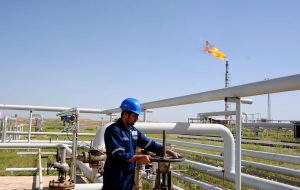 با حضور معاون اول رئیس‌جمهوری انجام شد امضای قرارداد گام دوم توسعه قدیمی‌ترین میدان نفتی ایران